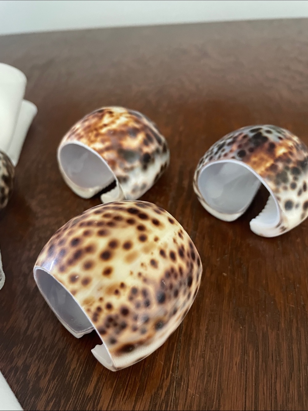 Shell Brown and Cream Napkin Rings - Picture 3 of 3